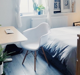 image de chambre claire et lumineuse decoree