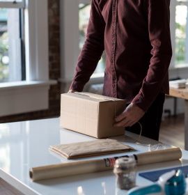 image de mobilier de bureau dans une entreprise