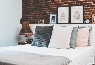 image de tete de lit dans chambre cosy