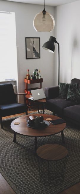 image de salon avec un lumiere sombre