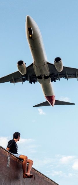 image de ciel avec un avion