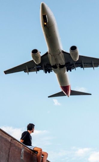 image de ciel avec un avion