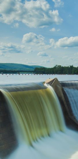 image de tres grand barrage