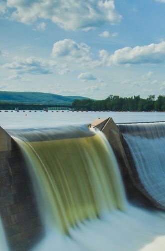 image de tres grand barrage